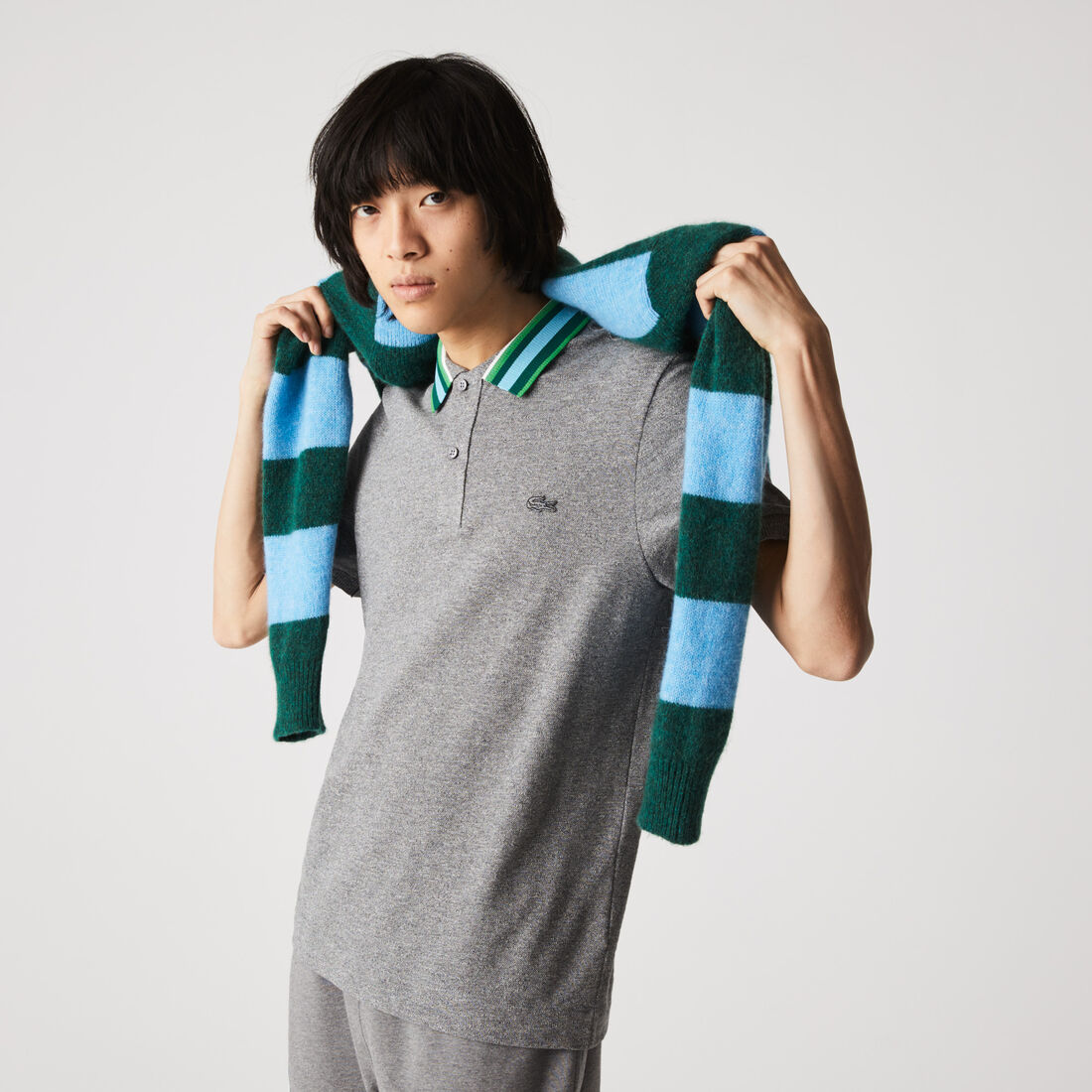 بولو Lacoste من قطن بيكيه ذو الياقة المخططة للرجال بولو Lacoste من قطن بيكيه ذو الياقة المخططة للرجال