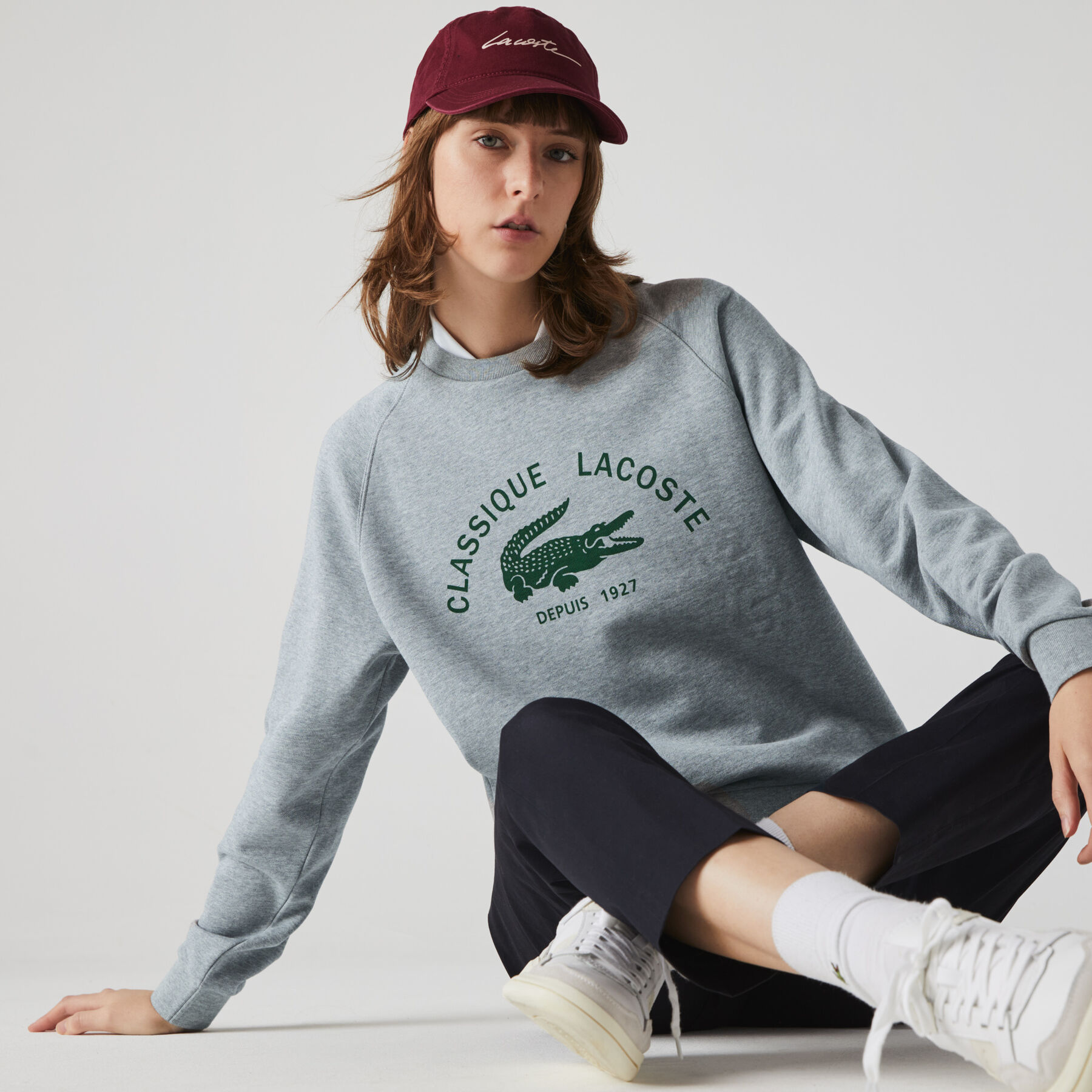 lacoste women s crew neck vintage print lightweight cotton fleece sweatshirt