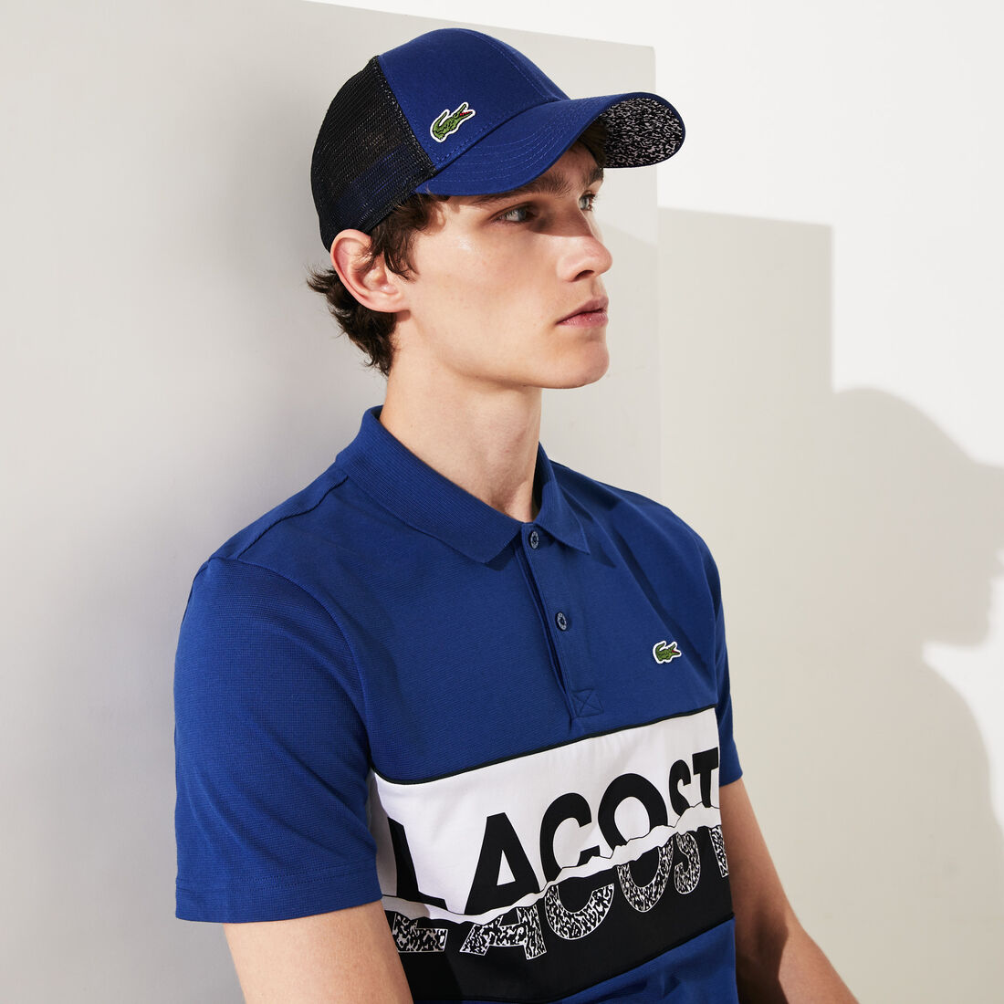 Men's Lacoste SPORT Graphic Print Ultra-Light Cotton Polo Shirt Men's Lacoste SPORT Graphic Print Ultra-Light Cotton Polo Shirt