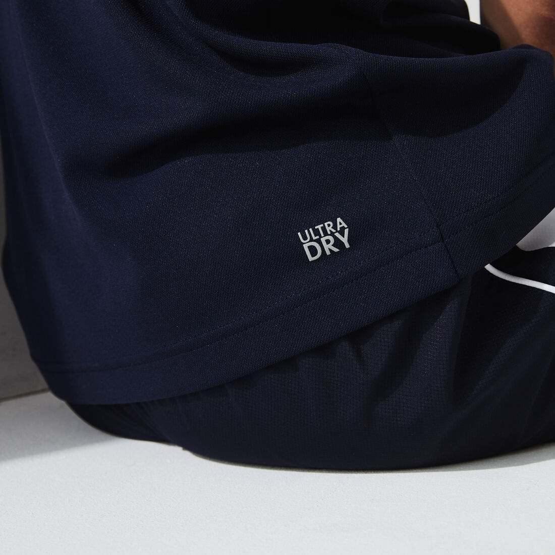 قميص بولو مقاوم مسامي للرجال مع كتل لونية مجموعة Lacoste SPORT قميص بولو مقاوم مسامي للرجال مع كتل لونية مجموعة Lacoste SPORT