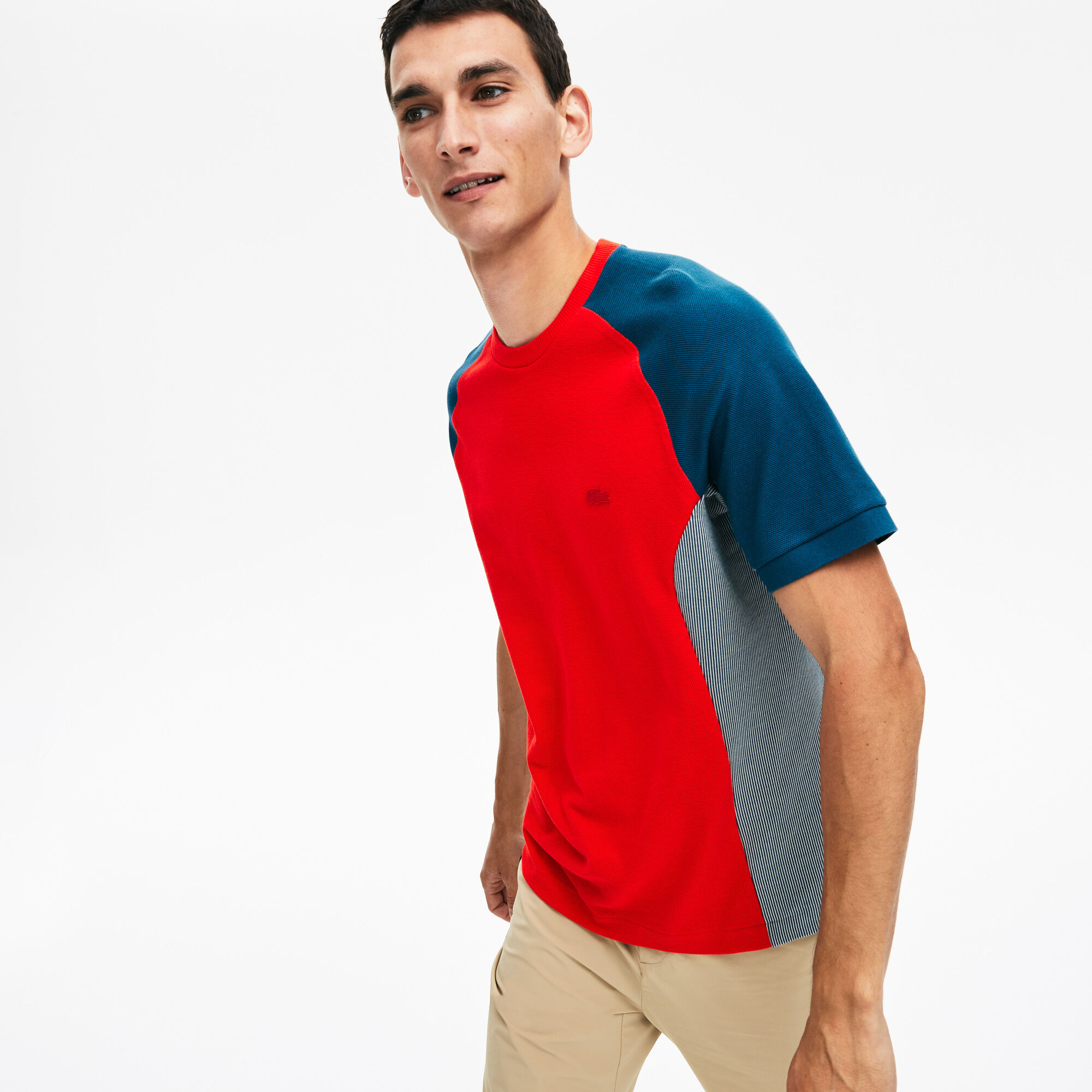 قميص تي-شيرت بفتحة رقبة مستديرة من البيكيه متعدد الألوان للرجال