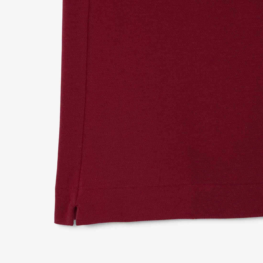 قميص بولو بيكيه خفيف بقصة كلاسيكية L.12.12 قميص بولو بيكيه خفيف بقصة كلاسيكية L.12.12