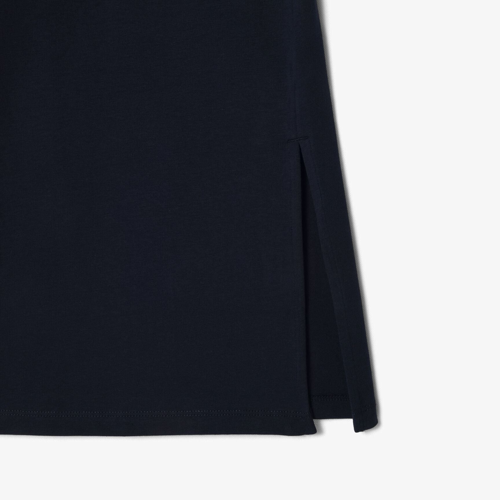 فستان تي شيرت من الجيرسي مع لمسات نهائية